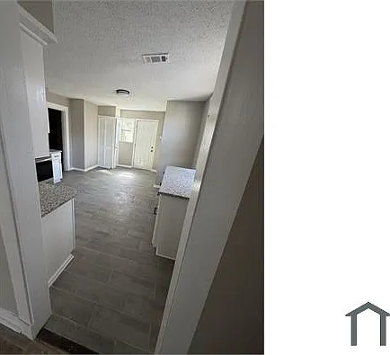 1485 Jackson Ave — Photo 8