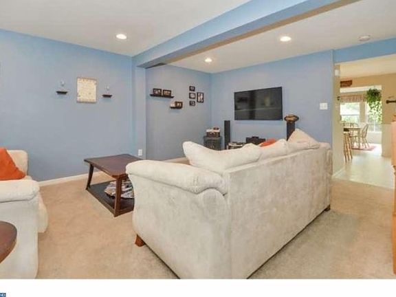 4th image of 3433 Westview Dr