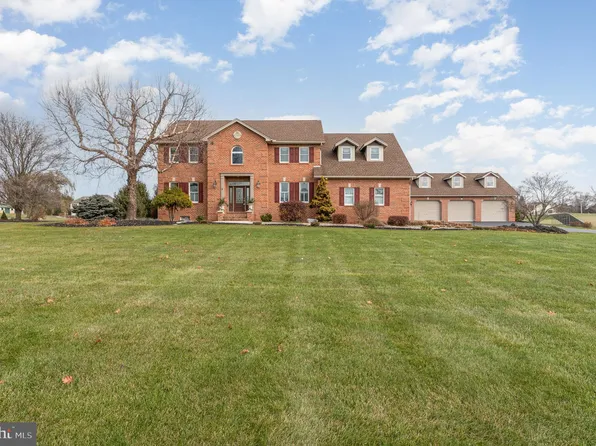 12 S Thrush Dr, Carlisle, PA 17015