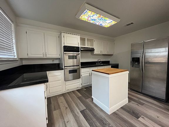 3rd image of 930 Helios Ave