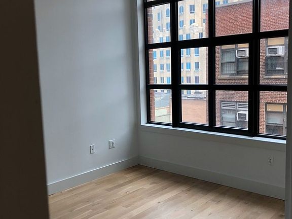 5th image of 4121 28th St APT 7P