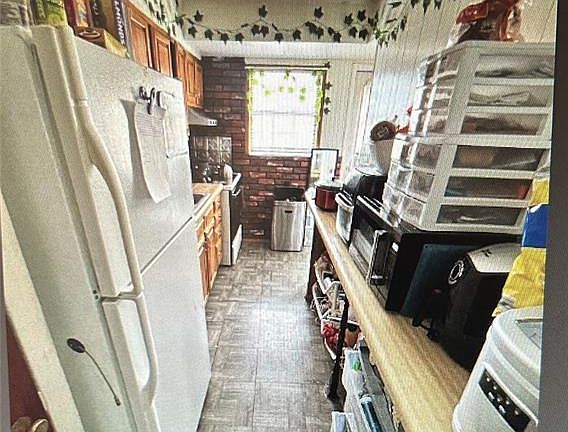 3rd image of 308 Crawford Rd