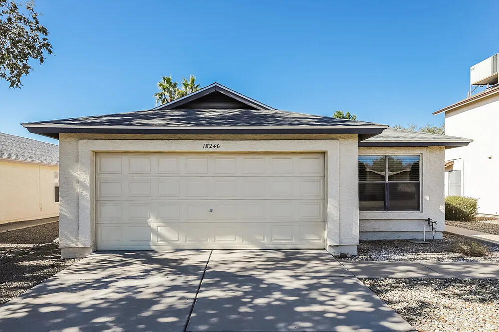 3 bed, 2.0 bath, 1228 sqft, $2,080 — Photo 1