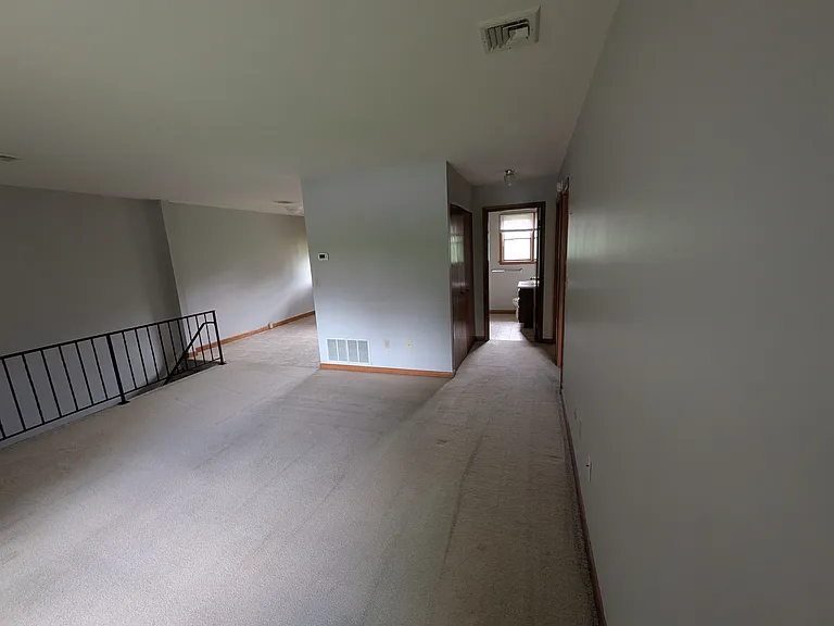 1340 Columbia Dr — Photo 3