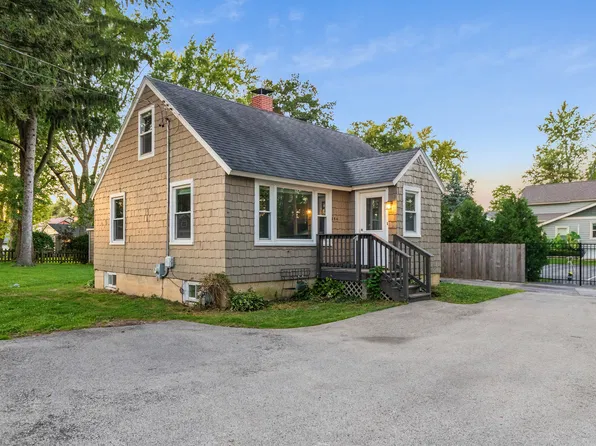 254 W Main St, Carpentersville, IL 60110