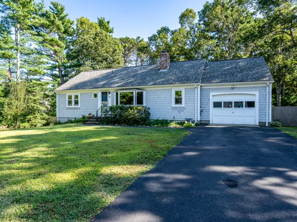 382 Mariner Circle, Cotuit, MA 02635