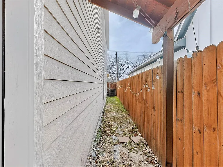 4801-4803 Birchman Ave — Photo 33
