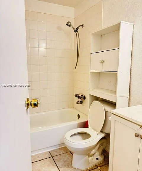 4160 NW 21st St #201G — Photo 11