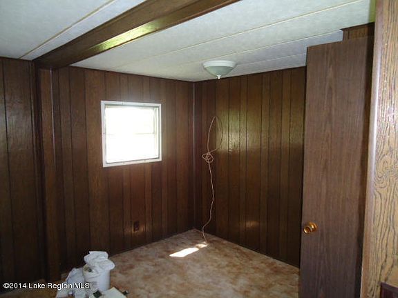 5th image of 118 Lloyd Ave