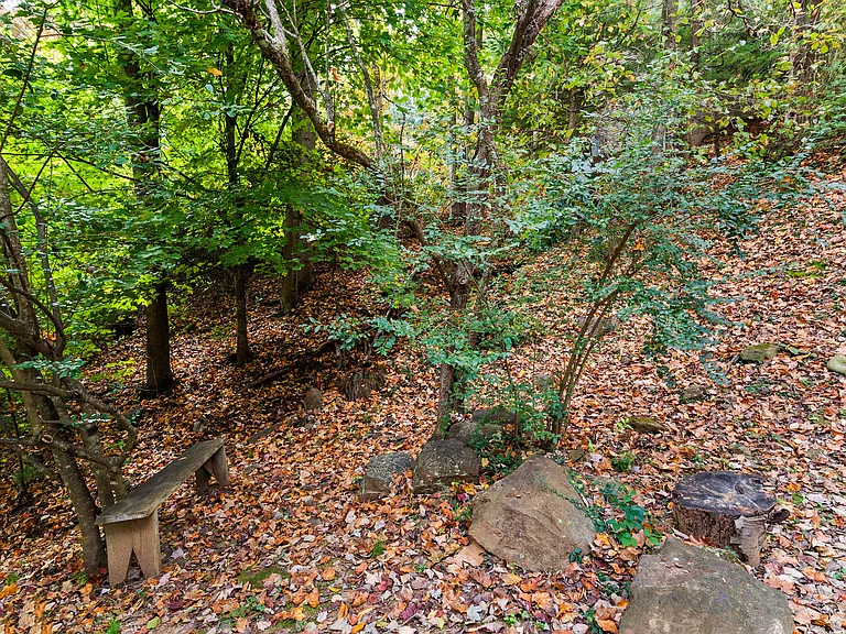 135 Layfield Dr — Photo 32