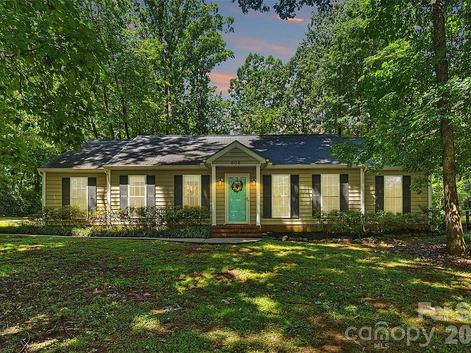 1st image of 605 Silversmith Ln