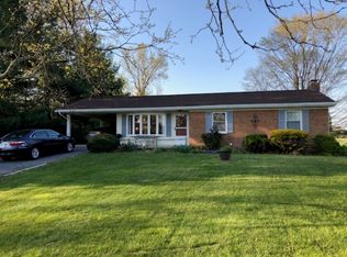 76 Cary St, Grottoes, VA 24441