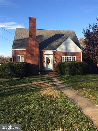 1st image of 605 River Dr