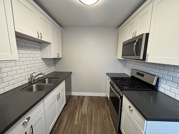 2nd image of 4338 Mississippi St APT 1