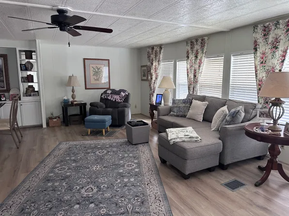 447 Avanti Way Blvd, North Fort Myers, FL 33917