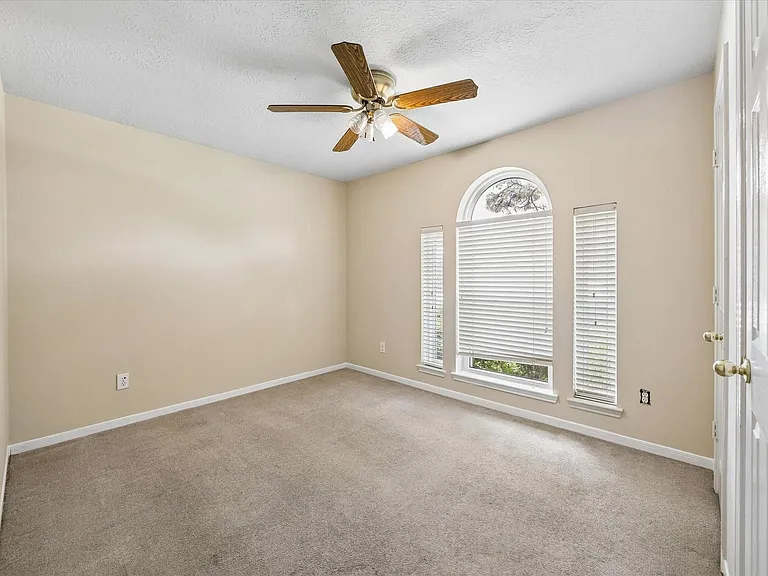 9714 Shadowglade Ct — Photo 7