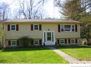 20 Willow Ln, Ledyard, CT 06339