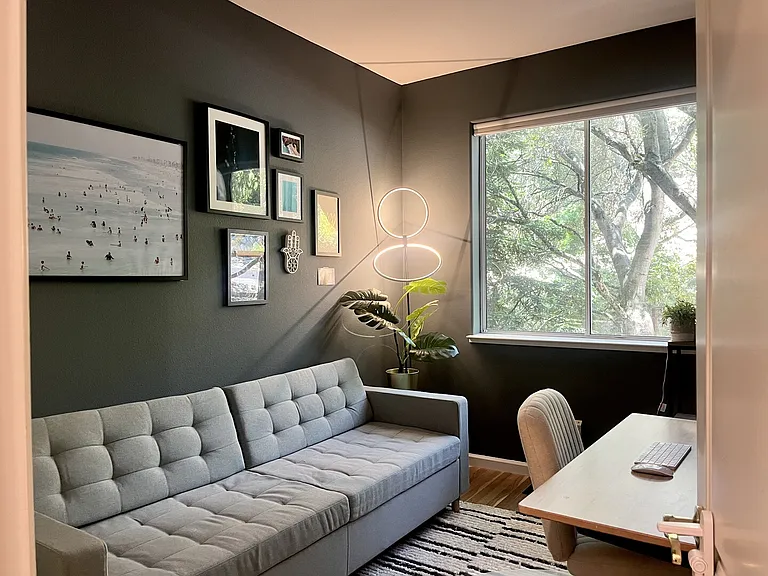 Thorndale Dr — Photo 10