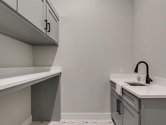 2nd image of 3033 Canada Dr