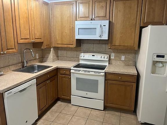3rd image of 14 Ross St #2
