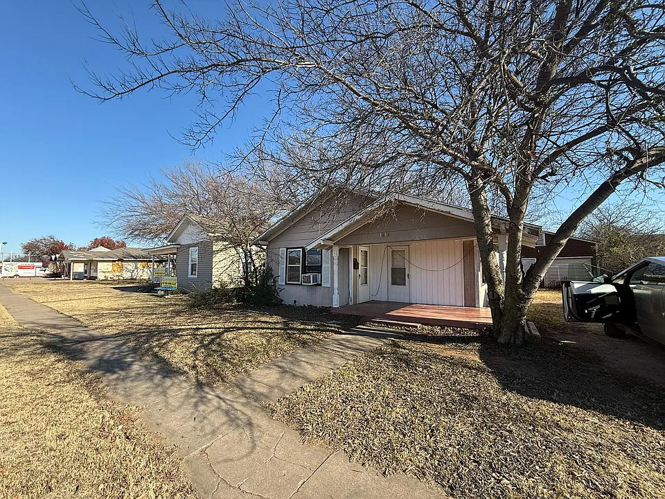 1813 Kemp Blvd