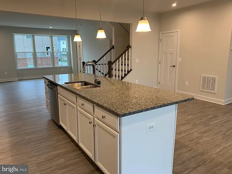 Kitchen island/bar