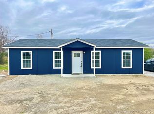 619 S 3rd Ave #A, Warner, OK 74469