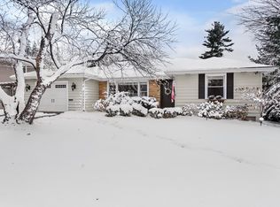 402 Western Ave, Clarendon Hills, IL 60514