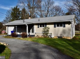 226 W Maple Ave, Robesonia, PA 19551