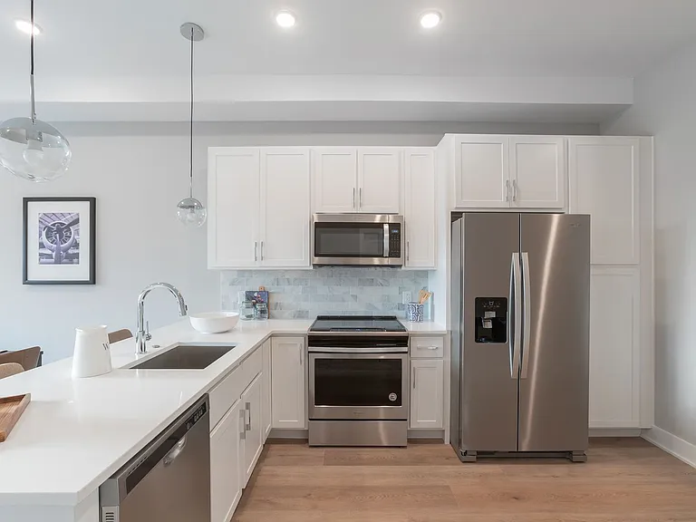 Washington Court (52 W) — Photo 118