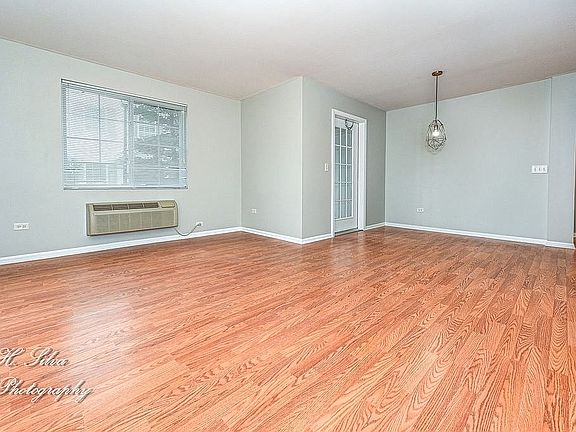 2nd image of 1015 Silverstone Dr