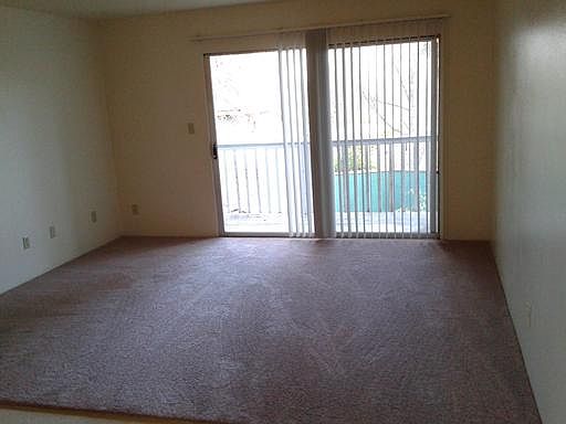 2nd image of 1665 Siskiyou Blvd APT 203