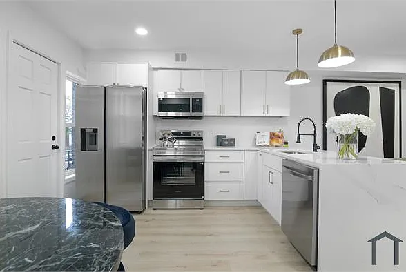 4 bed, $4,800 — Photo 3