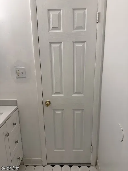 1 bed, 1.0 bath, $1,700 — Photo 4