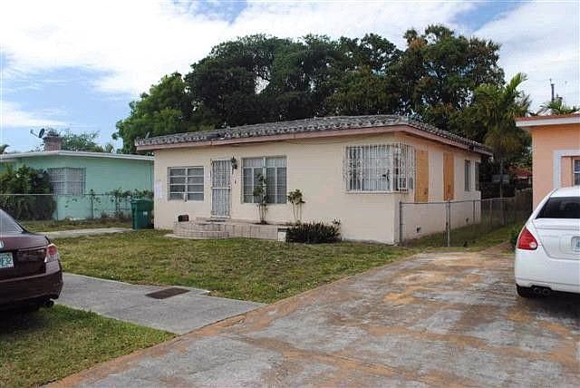 2nd image of 3049 NW 49th St