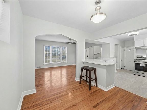 5th image of 3900 Home Ave