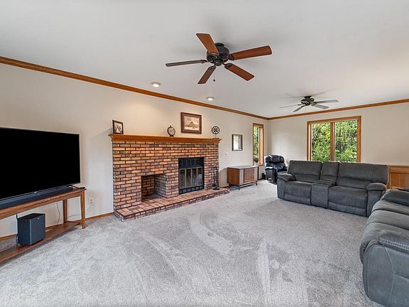 4th image of 754 Timber Ridge Drive