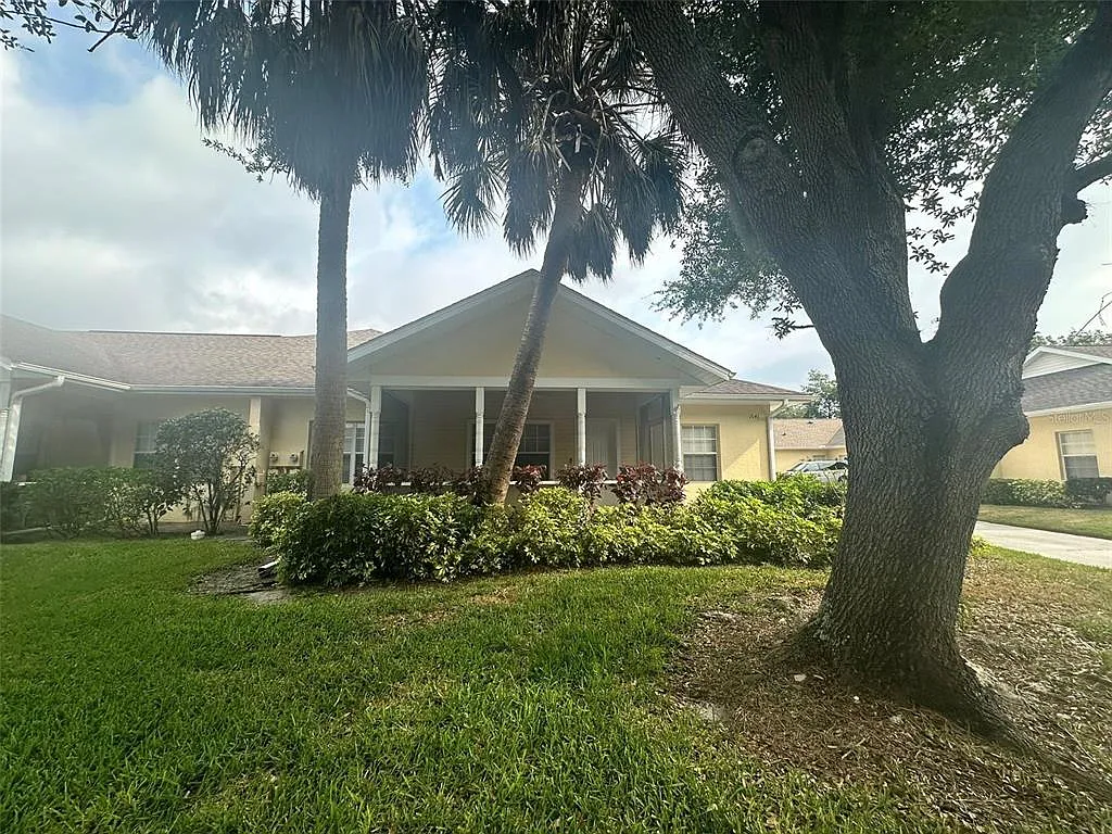 2 bed, 2.0 bath, 1190 sqft, $1,950 — Photo 2