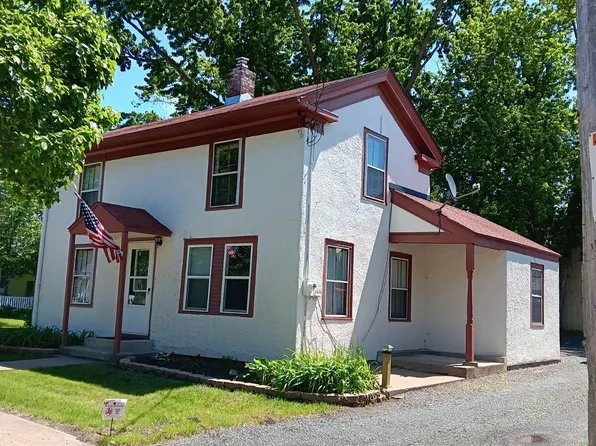 504 N Cascade St, Osceola, WI 54020