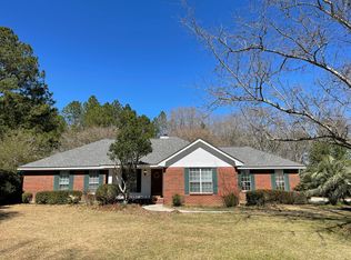 89 Serene Meadows Dr, Hattiesburg, MS 39402