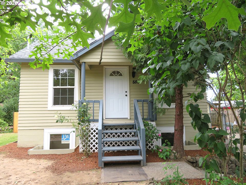 1st image of 884 SE 7th Ave