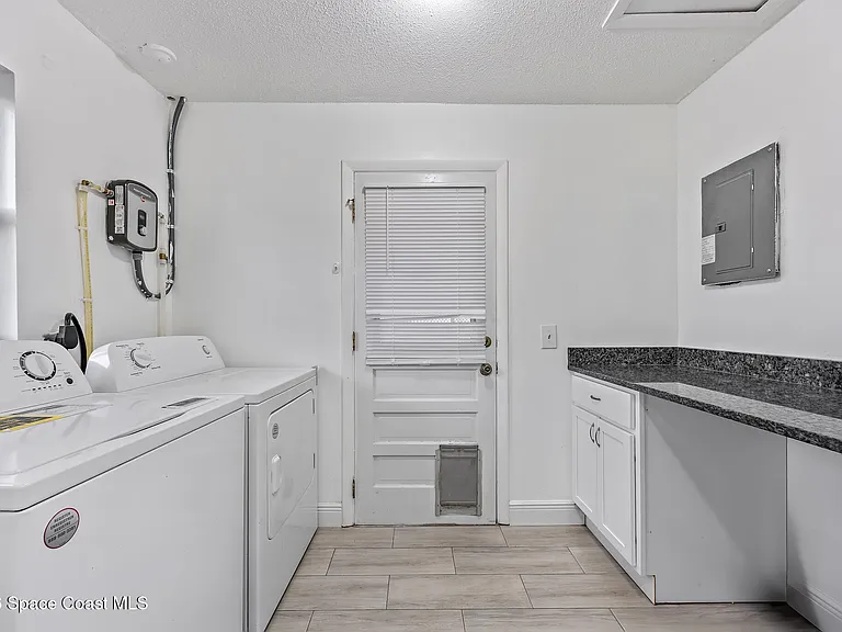419 Marquis St — Photo 22