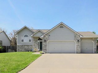 1321 N Robin Ct, Andover, KS 67002