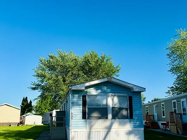 695 Machette Dr, Rochester Hills, MI 48307