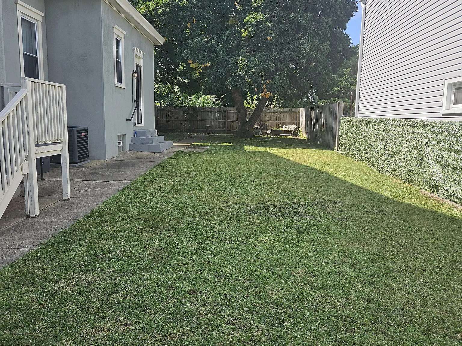 4 bed, 2400 sqft, $3,200 — Photo 4