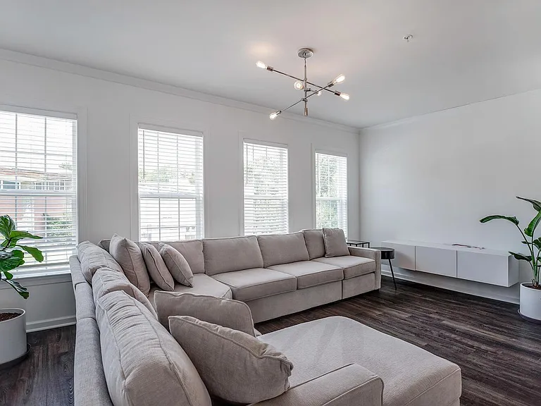 4725 Cherokee St — Photo 24