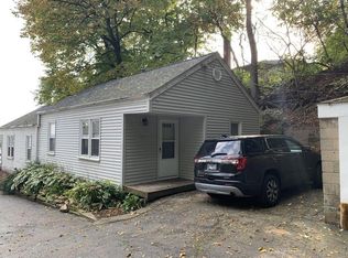 4911 N Galena Rd #B, Peoria Heights, IL 61616