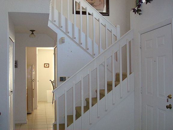 Foyer steps