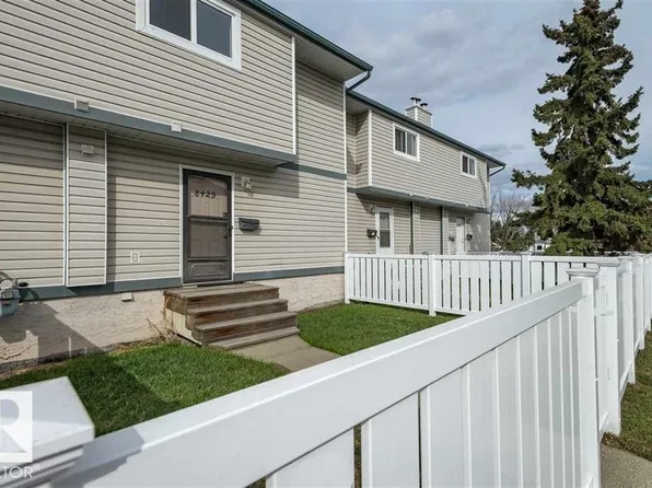 8427 29th Ave NW, Edmonton, AB T6K 3M8