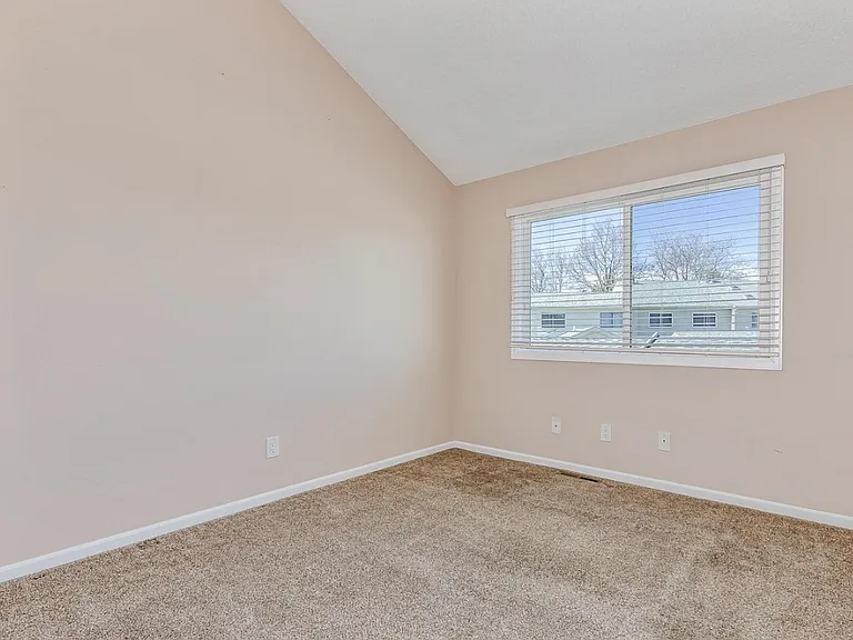 7622 S Cove Cir — Photo 12